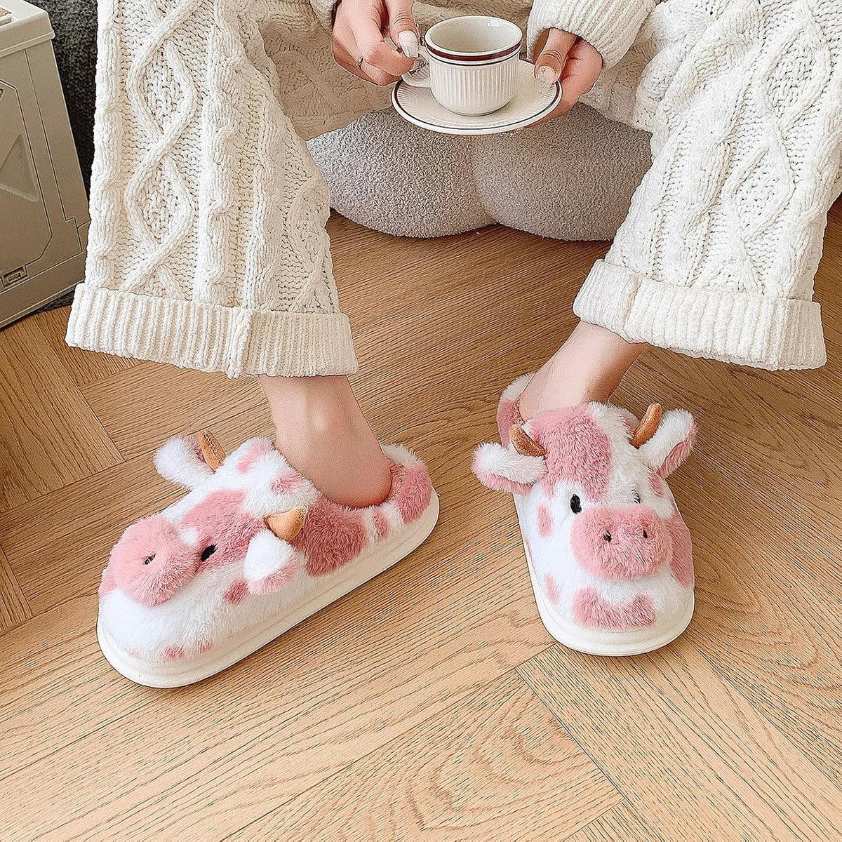 Cow Slippers for Women, Adults Print Cartoon Fuzzy Cute Bedroom House Shoes with Memory Foam for Winter, Fluffy Thick Cozy Kawaii Slides