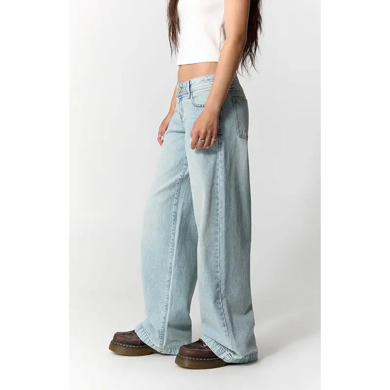 Pacsun Women's Kaia Ultimate Low Rise Baggy Jeans in Light Blue Wash